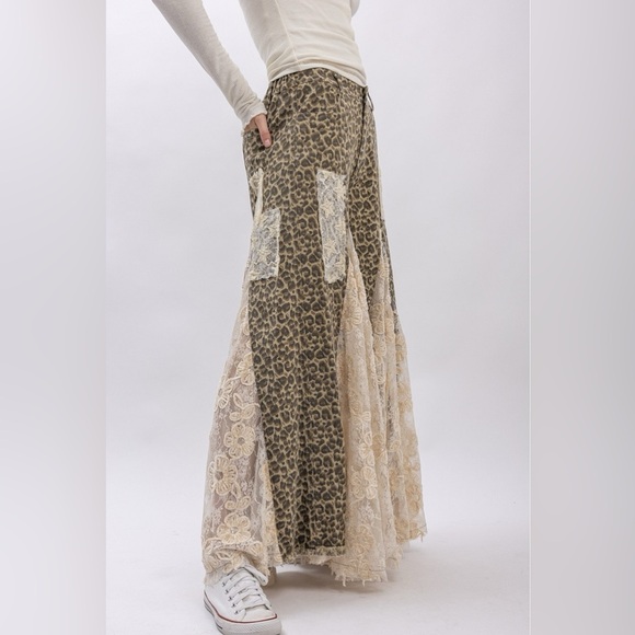 NWT Leopard Cheetah Animal Print Lace Panel Boho Wide Leg Patchwork Flare Pants - Picture 7 of 13
